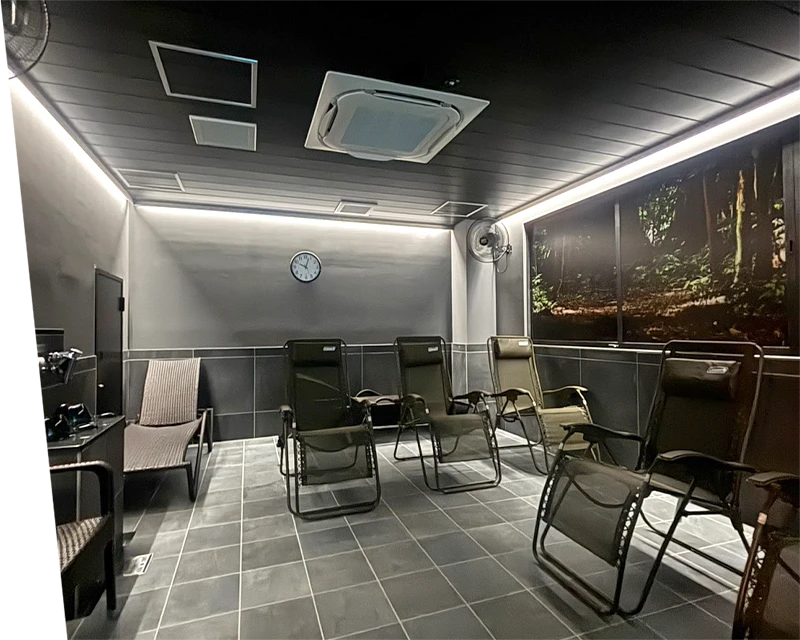 FIRST THE SAUNA お茶の水のととのいスペース(内気浴・外気浴)